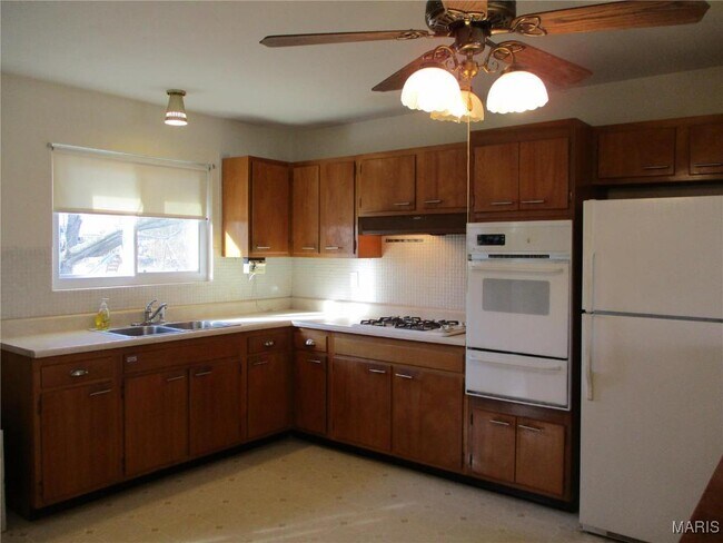 Building Photo - 245 Lindy Blvd