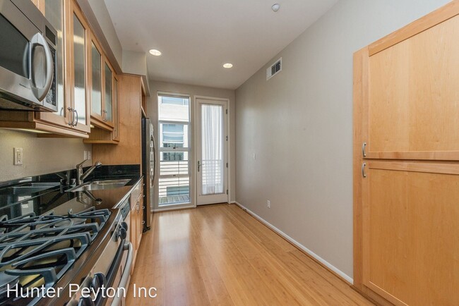 Building Photo - 2 br, 2.5 bath House - 1336 Powell Street