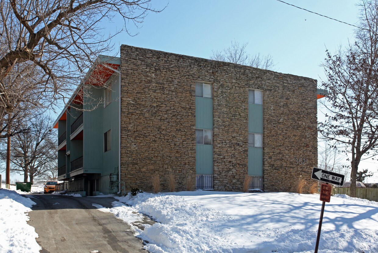Building Photo - 3521 Walnut St