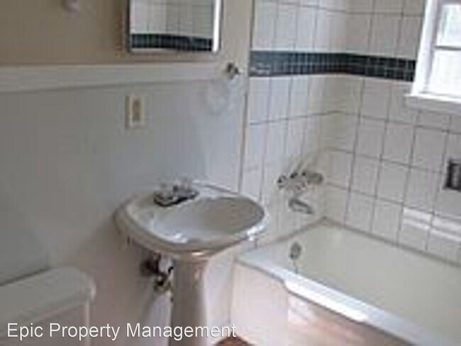 Foto del edificio - 2 br, 1 bath House - 2412 SW MOUNDVIEW DR