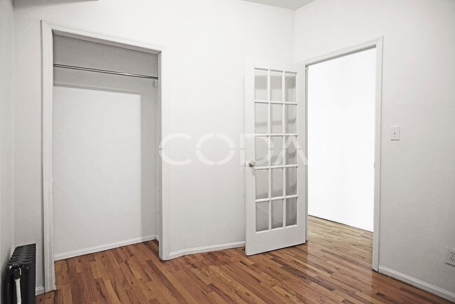 Foto del edificio - 1868 Grove St