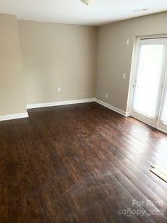 Foto del edificio - 910 Log Cabin Rd