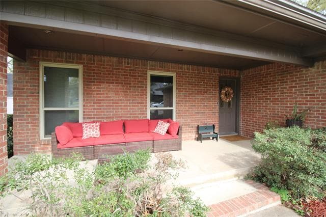 Building Photo - 18359 Hickory Cir