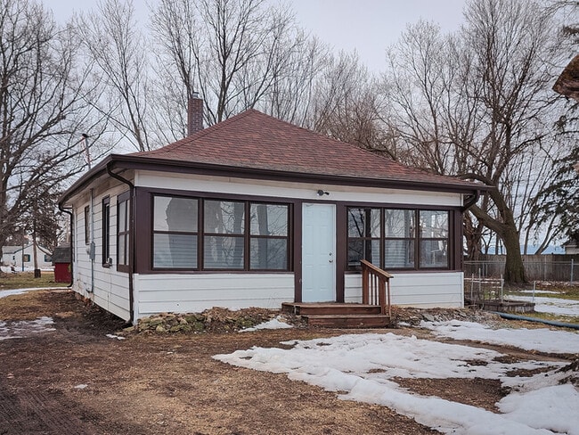 Foto del edificio - 11783 Genessee St