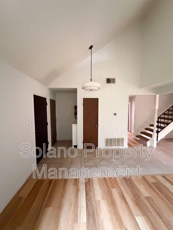 Building Photo - 950 Pembroke Way