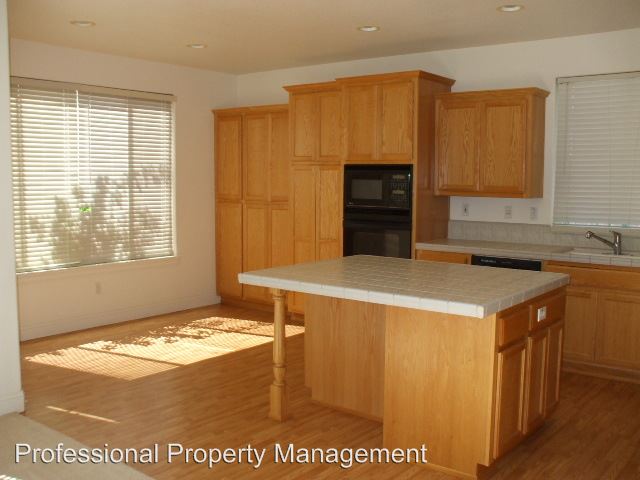 Building Photo - 4 br, 3 bath House - 1902 Foster Way