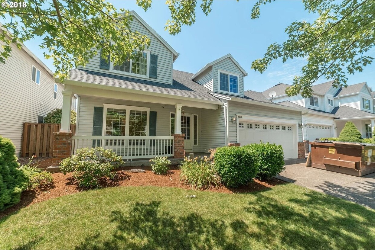 Primary Photo - Beautiful 4-Bedroom Home with Yard in Prim...