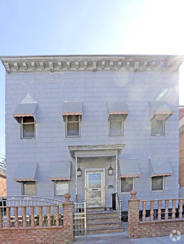 Building Photo - 18-31 124th St