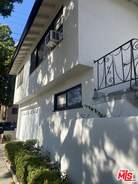 Foto del edificio - 159 S Elm Dr