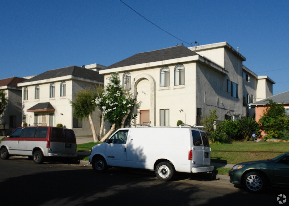 Building Photo - 11637 Truro Ave