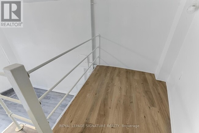 Building Photo - 3042 Dundas St W