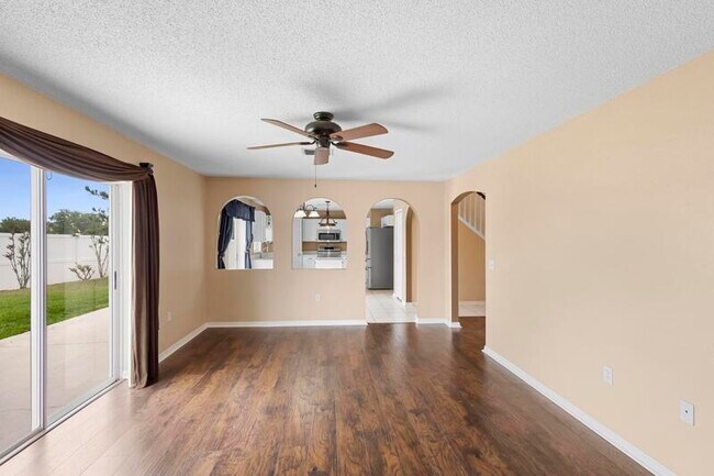 Foto del edificio - 4657 Willamette Cir