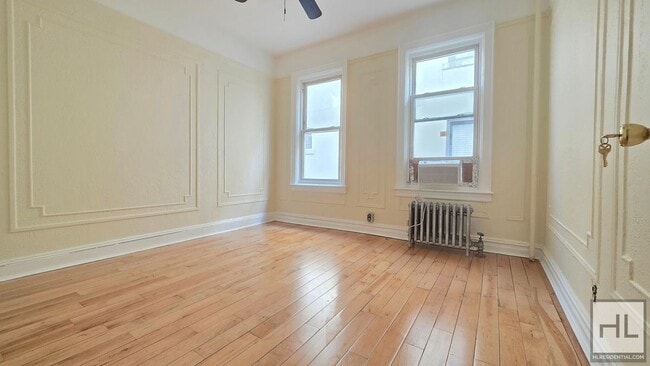 Building Photo - 28 STREET