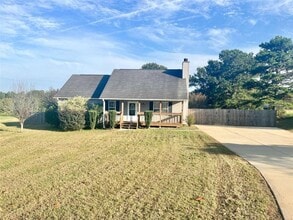 Building Photo - 233 Hawks Nest Rd