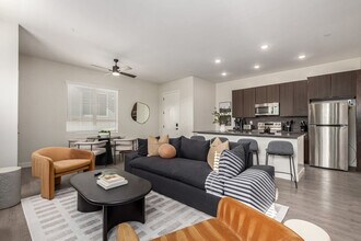 Building Photo - 6249 E Pinnacle Vista Dr