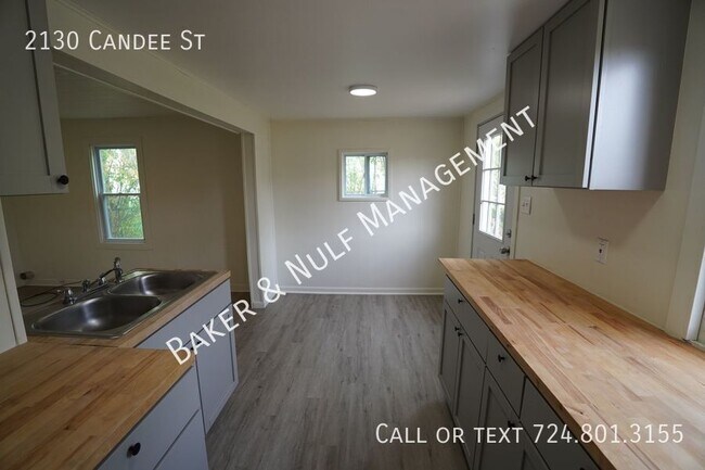 Foto del edificio - Duplex Located in South Greensburg