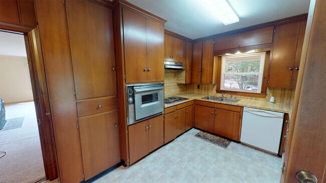 Building Photo - 110 Ridgewood Dr
