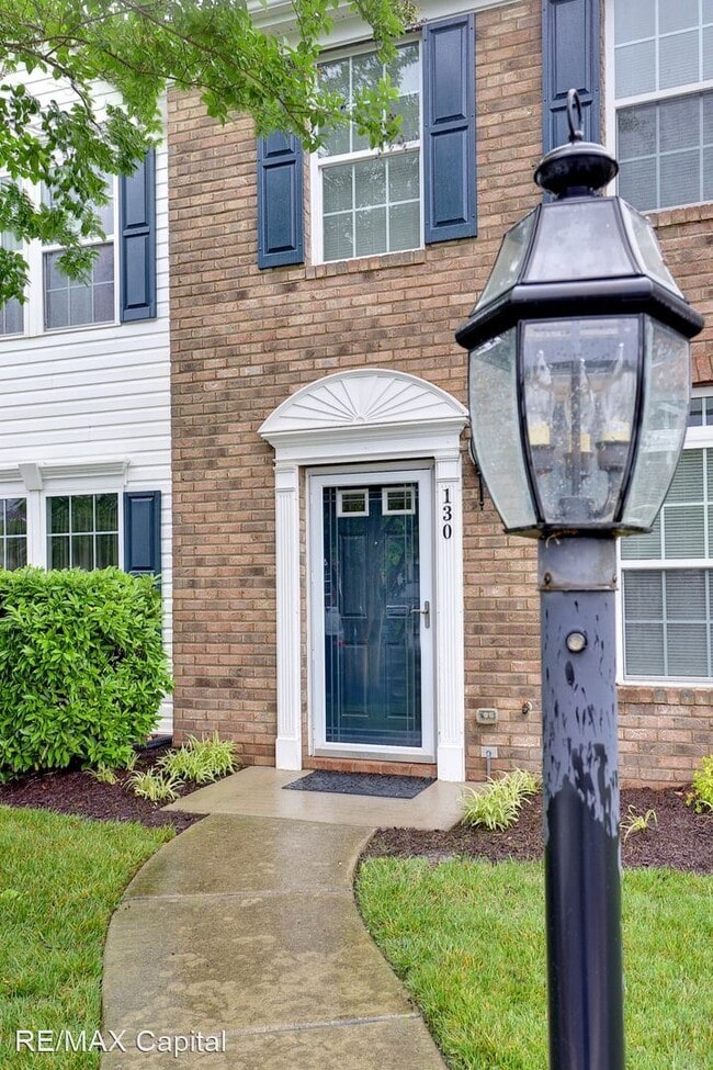 Foto del edificio - 3 br, 2.5 bath House - 130 COLTER DRIVE