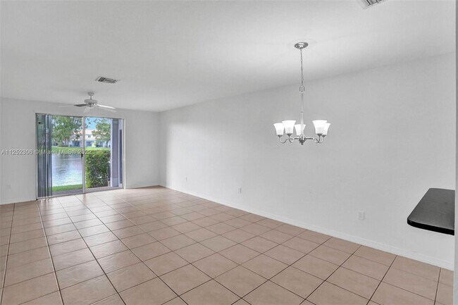 Foto del edificio - 8239 SW 27th St