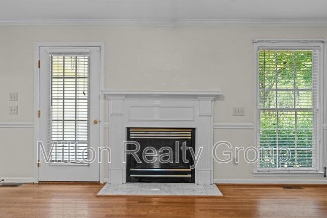 Building Photo - 464 Tirzah Dr