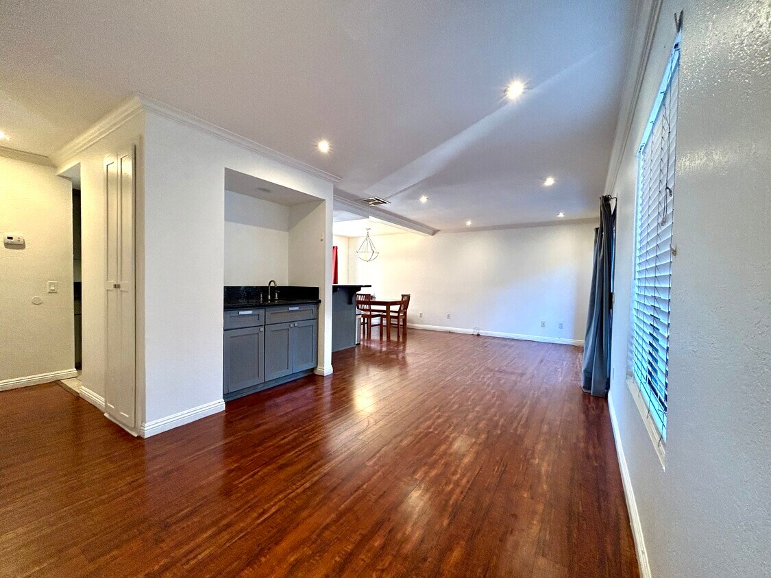 Primary Photo - 1039 Mount Olive Dr
