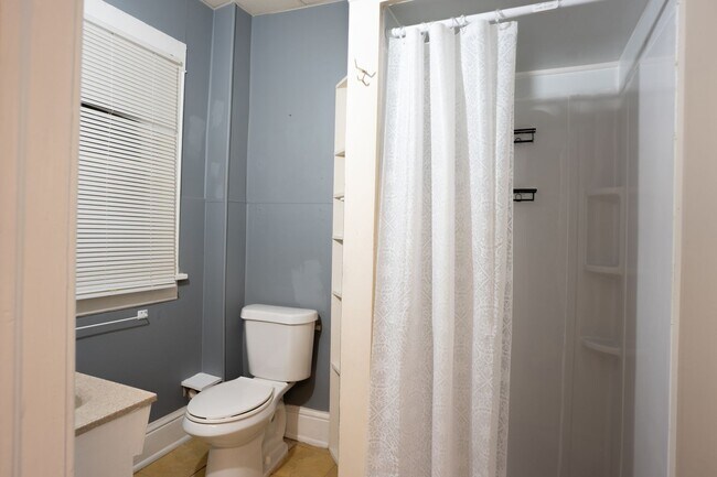 Foto del edificio - 326 S Exposition St