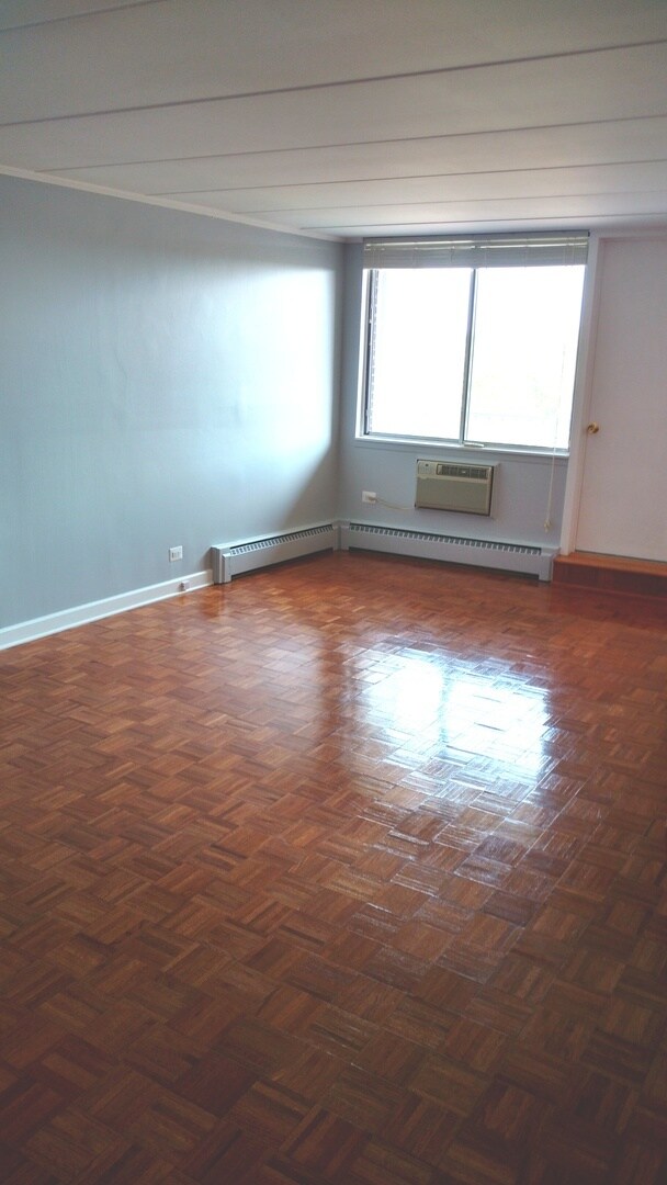 Foto del edificio - 225 S Rohlwing Rd