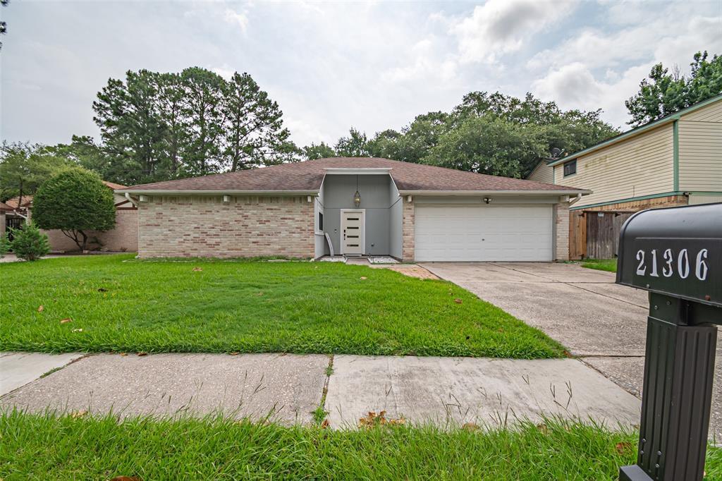 Foto principal - 21306 Castlemont Ln