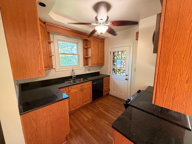 Photo - 248 Beverly Rd Townhome