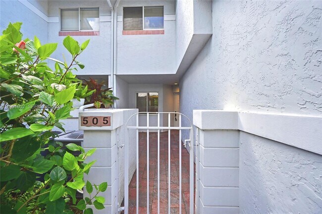 Foto del edificio - 6215 Old Court Rd