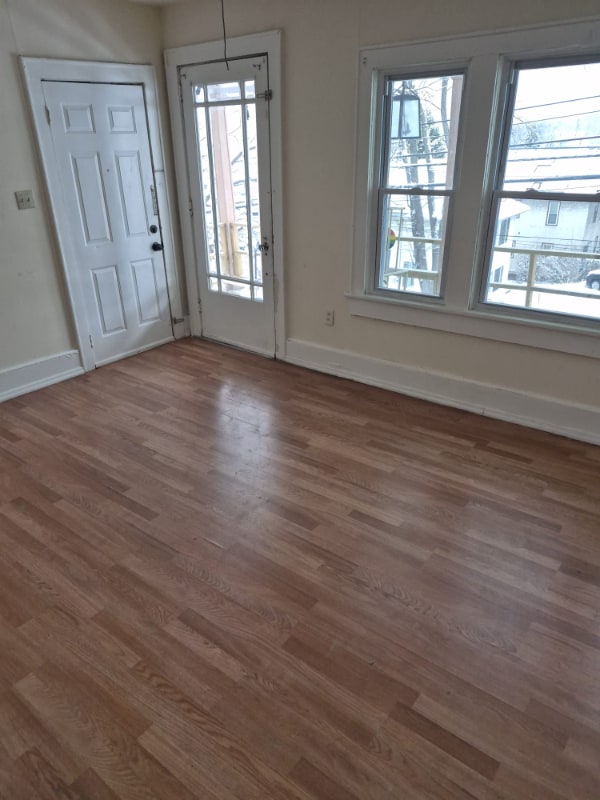 Building Photo - 904 Ash St