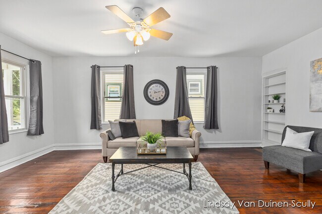 Foto del edificio - 738 4th St NW
