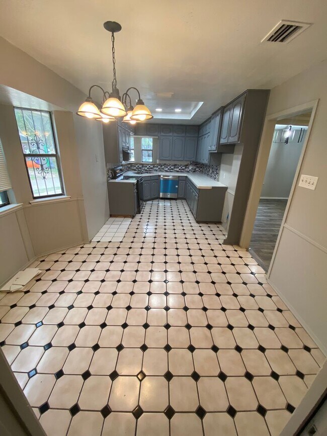 Photo - Blend of comfort and convenience House