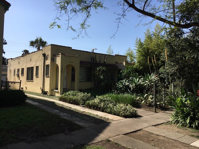 FRONT OF HOUSE - 1547 Hauser Blvd