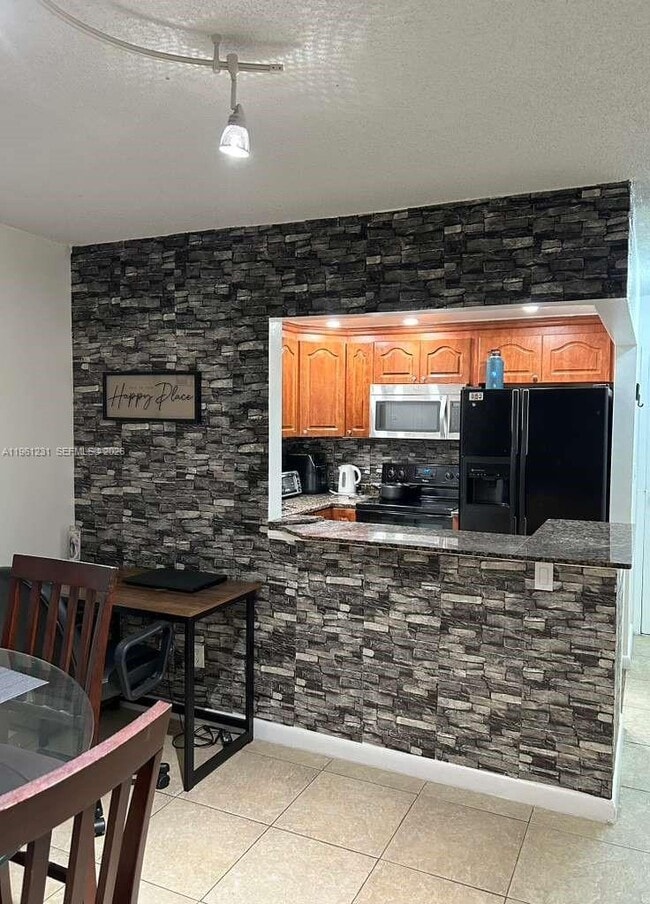 Foto del edificio - 1465 NE 123rd St