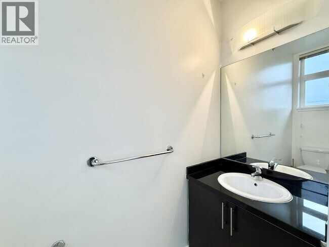 Photo du bâtiment - 5568 Kings Rd