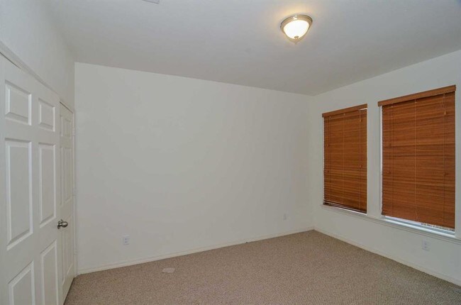 Building Photo - 13115 S Bellaire Estates Dr