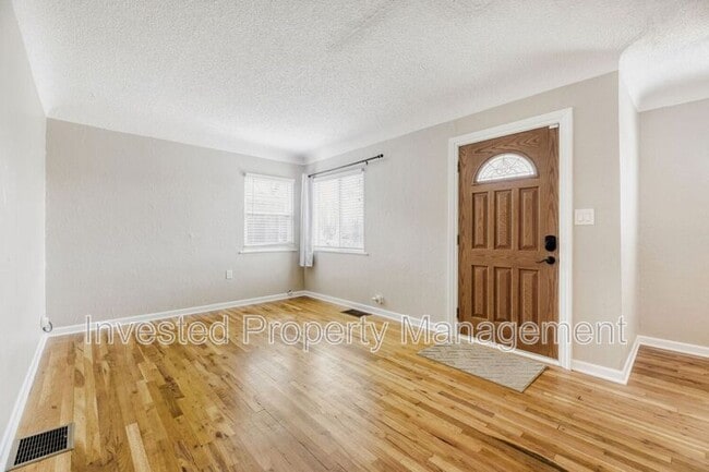 Foto del edificio - 4670 S Washington St