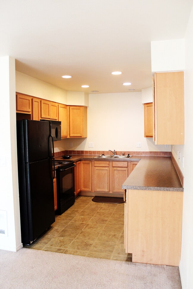 Building Photo - 421 NE Morton St