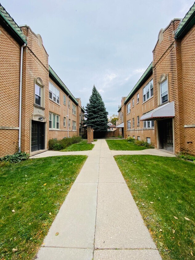 2025 N Lavergne Ave Unit 2B, Chicago, IL 60639 Condo for Rent in