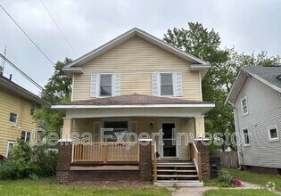 Building Photo - 2711 Thompson Ave
