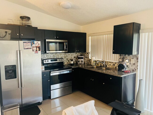 Foto del edificio - 8449 SW 148th Pl
