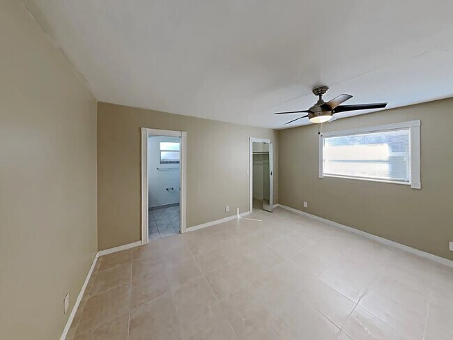 Foto del edificio - 2260 NE 62nd St
