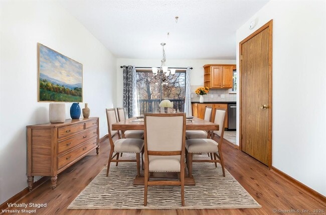 Foto del edificio - 665 Churchill Dr