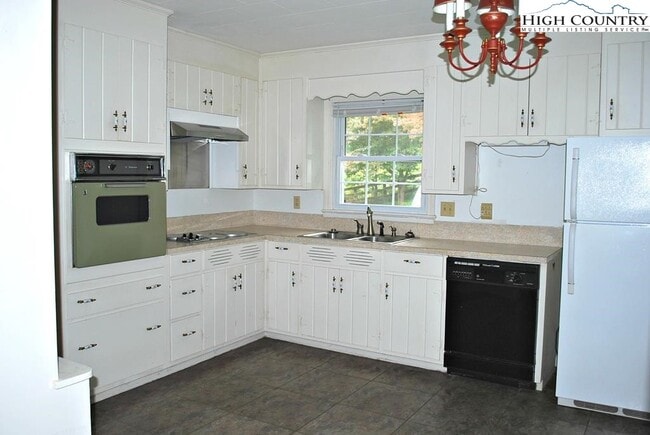 Foto del edificio - 6206 Idlewild Rd
