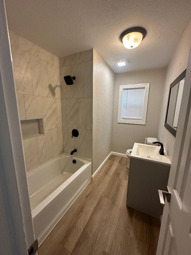 Foto del edificio - 106 E Florida Ave