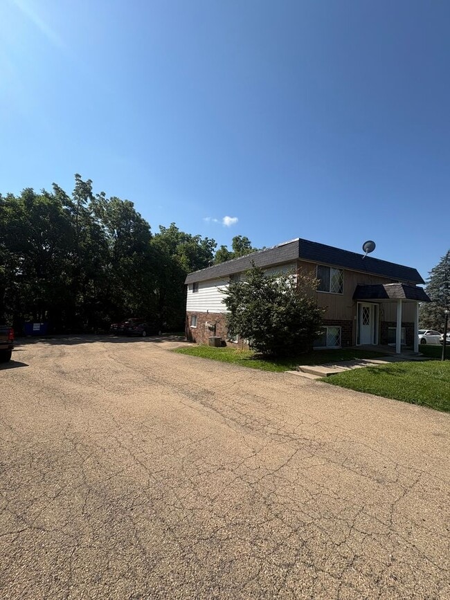 Building Photo - 1504 W Tiffany Ct