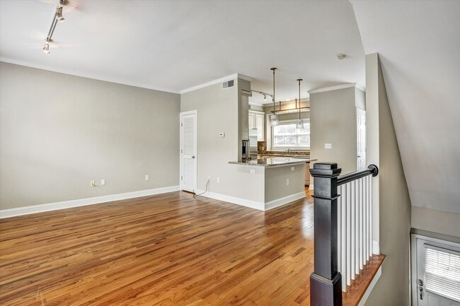 Building Photo - 324 Carlyle Park Dr