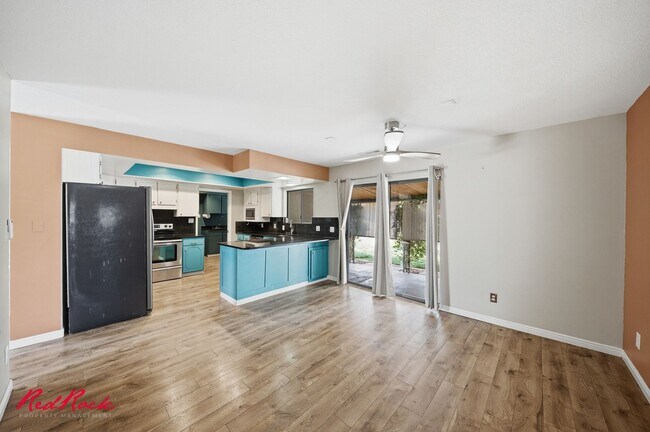 Foto del edificio - Lovely 4 Bedroom Home in Santa Clara!