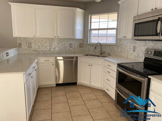 Building Photo - 3505 Dominion Ridge Cir